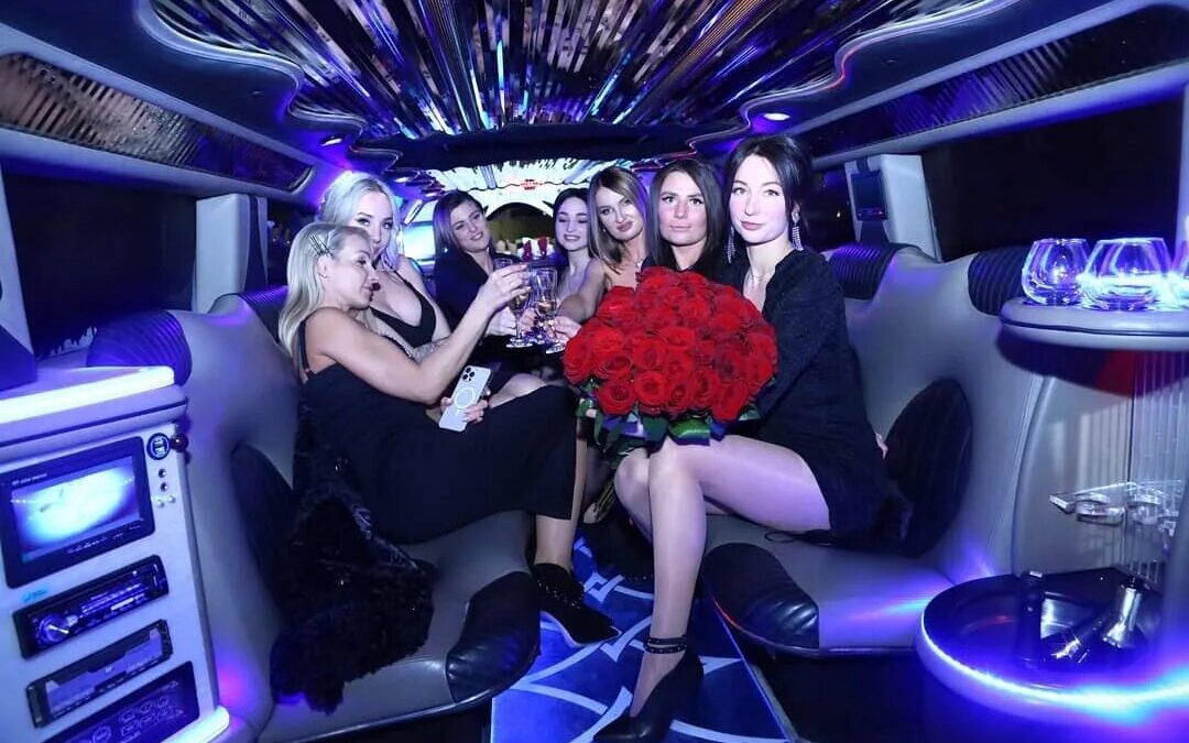 Best Party Bus Service in Seattle to Book